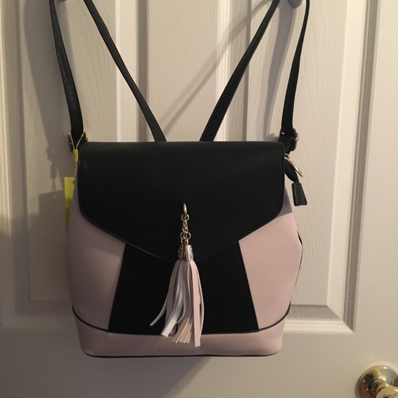 Backpack - Picture 5 of 5